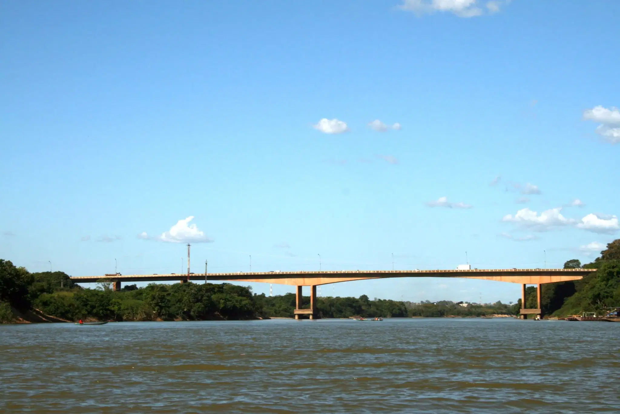 Ponte da Transamazônica cruzando o rio Itacaiúnas, em Marabá
