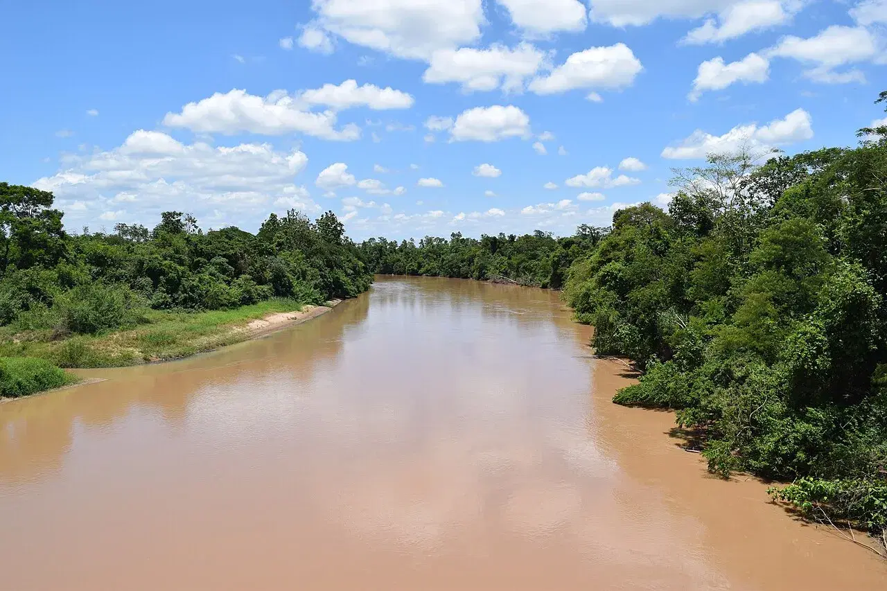 Rio Aguapeí serpenteando pelo Parque Estadual Aguapeí